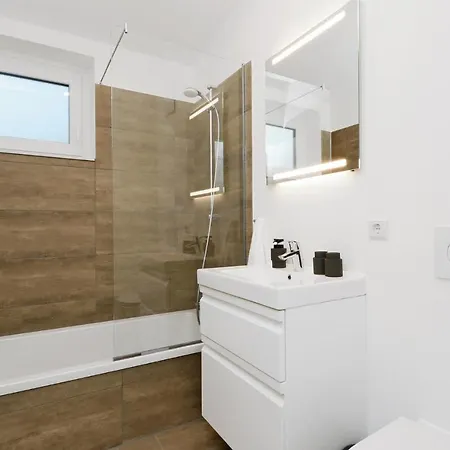 2 Bedroom Cozy In Lembruch-duemmer *