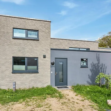 Holiday home 2 Bedroom Cozy In Lembruch-duemmer *